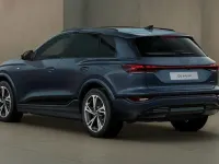 Usata Audi Q6 e-tron S-Line 284 kW (387 CV) 2025 Blu plasma metallizzato SUV