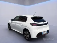 Usata Peugeot 208 Active 101 CV (74 kW) 2021 Bianco Utilitaria