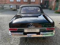 Usata Mercedes 280 Classic 160 CV (117 kW) 1968 Nero Cabrio