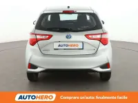 Usata Toyota Yaris Hybrid Active 101 CV (74 kW) 2019 Argento Berlina