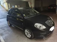 Usata Lancia Ypsilon 75 CV (55 kW) 2012 Nero Utilitaria