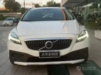 Usata Volvo V40 CC Business Edition 120 CV (88 kW) 2019 Bianco Station wagon