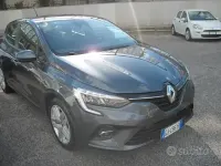 Usata Renault Clio V Equilibre 91 CV (66 kW) 2022 Grigio Berlina