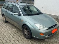 Usata Ford Focus Ambiente 90 CV (66 kW) 2001 Verde Station wagon