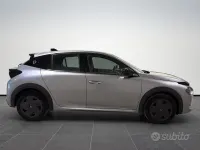 Usata Lancia Ypsilon 101 CV (74 kW) 2025 Vernice grigio granito Utilitaria
