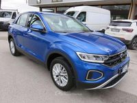 Usata VW T-Roc Life 110 CV (80 kW) 2023 Azzurro SUV