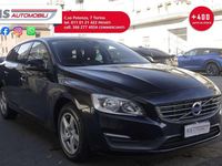Usata Volvo V60 R-Design Momentum 114 CV (83 kW) 2016 Nero Station wagon