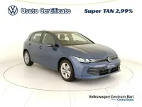 Usata VW Golf VIII Life 116 CV (85 kW) 2025 Blu Berlina