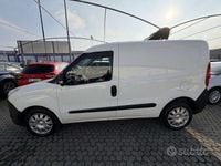Usata Opel Combo 120 CV (88 kW) 2014 Bianco Monovolume