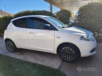 Usata Lancia Ypsilon 69 CV (50 kW) 2015 Bianco Utilitaria