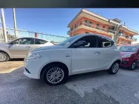 Usata Lancia Ypsilon Gold 95 CV (69 kW) 2016 Bianco Utilitaria
