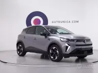 Usata Renault Captur Techno 101 CV (74 kW) 2025 Grigio SUV