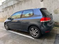 Usata VW Golf VI 102 CV (75 kW) 2009 Blu Utilitaria