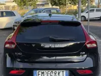 Usata Volvo V40 Kinetic 120 CV (88 kW) 2017 Nero Berlina