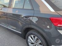 Usata VW T-Roc 116 CV (85 kW) 2018 Grigio SUV