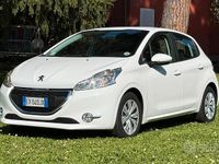 Usata Peugeot 208 Allure 81 CV (59 kW) 2014 Bianco Utilitaria