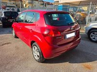 Begagnad Kia Venga 90 HK (66 kW) 2017 Röd Halvkombi