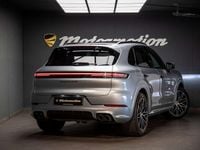 Usata Porsche Cayenne Chrono 500 CV (367 kW) 2024 Argento dolomiti SUV