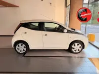 Usata Toyota Aygo X-play 69 CV (50 kW) 2015 Bianco Utilitaria