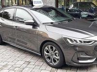 Usata Ford Focus ST-Line 116 CV (85 kW) 2024 Magnetic grey con tetto nero Berlina