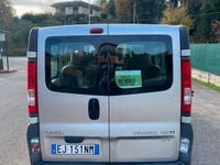 Usata Opel Vivaro 120 CV (88 kW) 2011 Grigio Monovolume