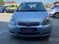 Usata Toyota Yaris Sol 65 CV (47 kW) 2004 Grigio Berlina