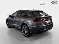 Usata Audi Q8 Ambiente 231 CV (169 kW) 2020 Grigio daytona perla SUV