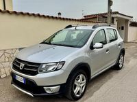 Usata Dacia Sandero Prestige 90 CV (66 kW) 2015 Grigio Berlina