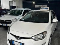 Usata Hyundai i20 74 CV (54 kW) 2012 Bianco Berlina