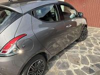 Usata Lancia Ypsilon Gold 69 CV (50 kW) 2022 Grigio Utilitaria