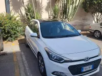 Usata Hyundai i20 75 CV (55 kW) 2016 Bianco Berlina