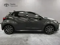 Usata Toyota Yaris Hybrid Sport 131 CV (96 kW) 2025 Grigio Berlina