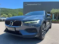 Usata Volvo V60 CC Pro 190 CV (139 kW) 2020 Blu/azzurro Station wagon