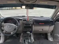 Usata Isuzu D-Max 131 CV (96 kW) 2005 Grigio Berlina