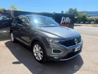 Usata VW T-Roc Advance 150 CV (110 kW) 2018 Grigio SUV