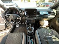 Usata VW T-Roc R-line 116 CV (85 kW) 2023 Marrone SUV