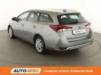 Usata Toyota Auris Hybrid Active 99 CV (72 kW) 2016 Argento Station wagon