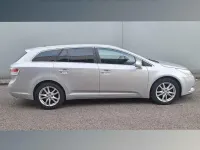 Usata Toyota Avensis Executive 126 CV (92 kW) 2011 Grigio Station wagon