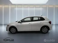 Usata VW Polo Life 80 CV (58 kW) 2023 Argento Utilitaria