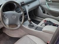 Begagnad Mercedes C220 129 HK (94 kW) 2004 Blå Sedan