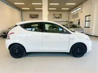 Usata Lancia Ypsilon 69 CV (50 kW) 2014 Bianco Utilitaria