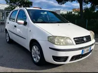 Usata Fiat Punto Dynamic 69 CV (50 kW) 2005 Bianco Utilitaria