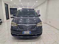 Usata Lancia Voyager Platinum 163 CV (119 kW) 2011 Nero Monovolume