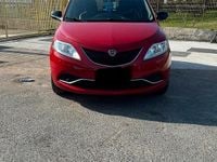 Usata Lancia Ypsilon Gold 69 CV (50 kW) 2015 Rosso Utilitaria