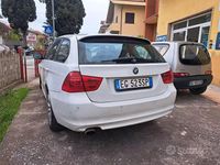Usata BMW 318 143 CV (105 kW) 2011 Bianco Station wagon