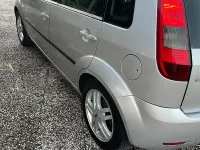 Usata Ford Fiesta 75 CV (55 kW) 2005 Grigio Utilitaria