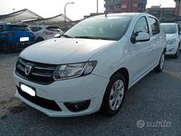 Usata Dacia Sandero Lauréate 75 CV (55 kW) 2013 Bianco Berlina