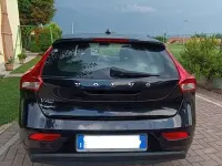 Usata Volvo V40 Business Edition 120 CV (88 kW) 2017 Nero Berlina