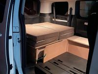 Begagnad Peugeot Traveller 180 HK (132 kW) 2019 Vit Minibuss
