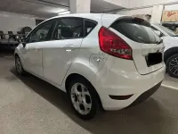 Usata Ford Fiesta Titanium 97 CV (71 kW) 2012 Bianco Berlina